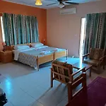 Rantzo Holiday Lägenhetshotell Pissouri
