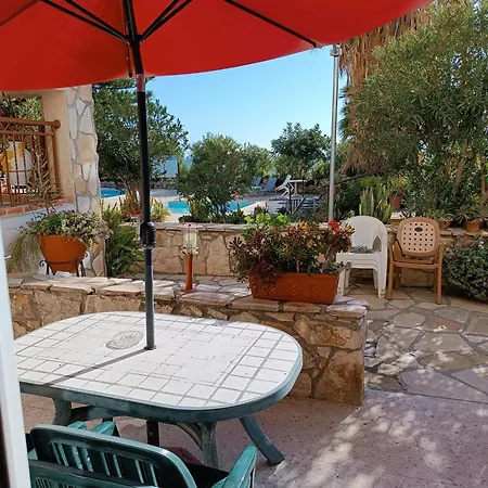 Rantzo Aparthotel 3*