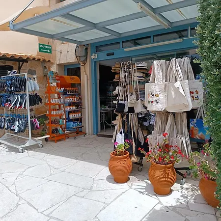Ξενοδοχείο με διαμερίσματα Rantzo 4*